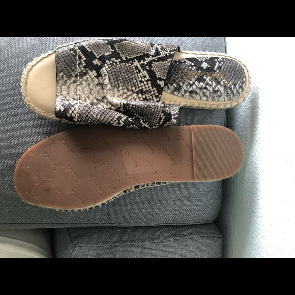 Splendid Sandals - Picture 3 of 4